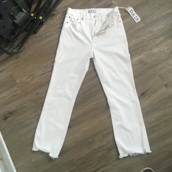 DAZE Denim NWT Distressed white jeans size 28 - Picture 3 of 13